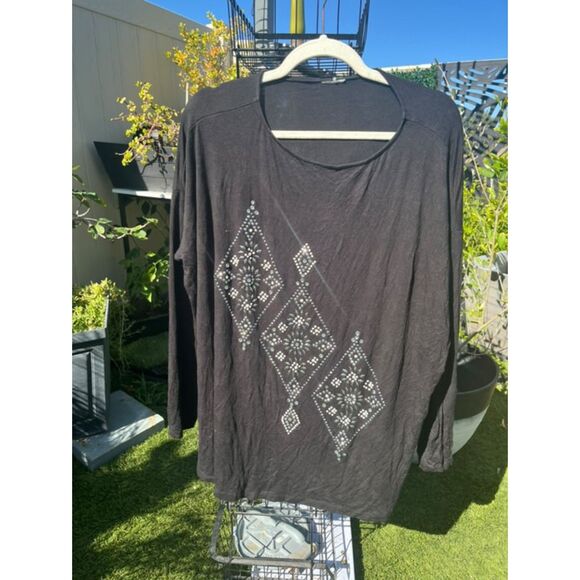 Size Large (?) Jeweled Stretchy Black Shirt - Picture 3 of 3